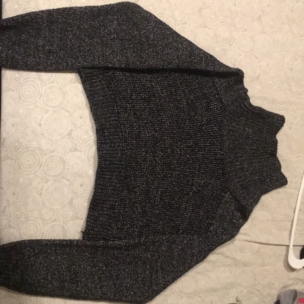Turtle neck crop top